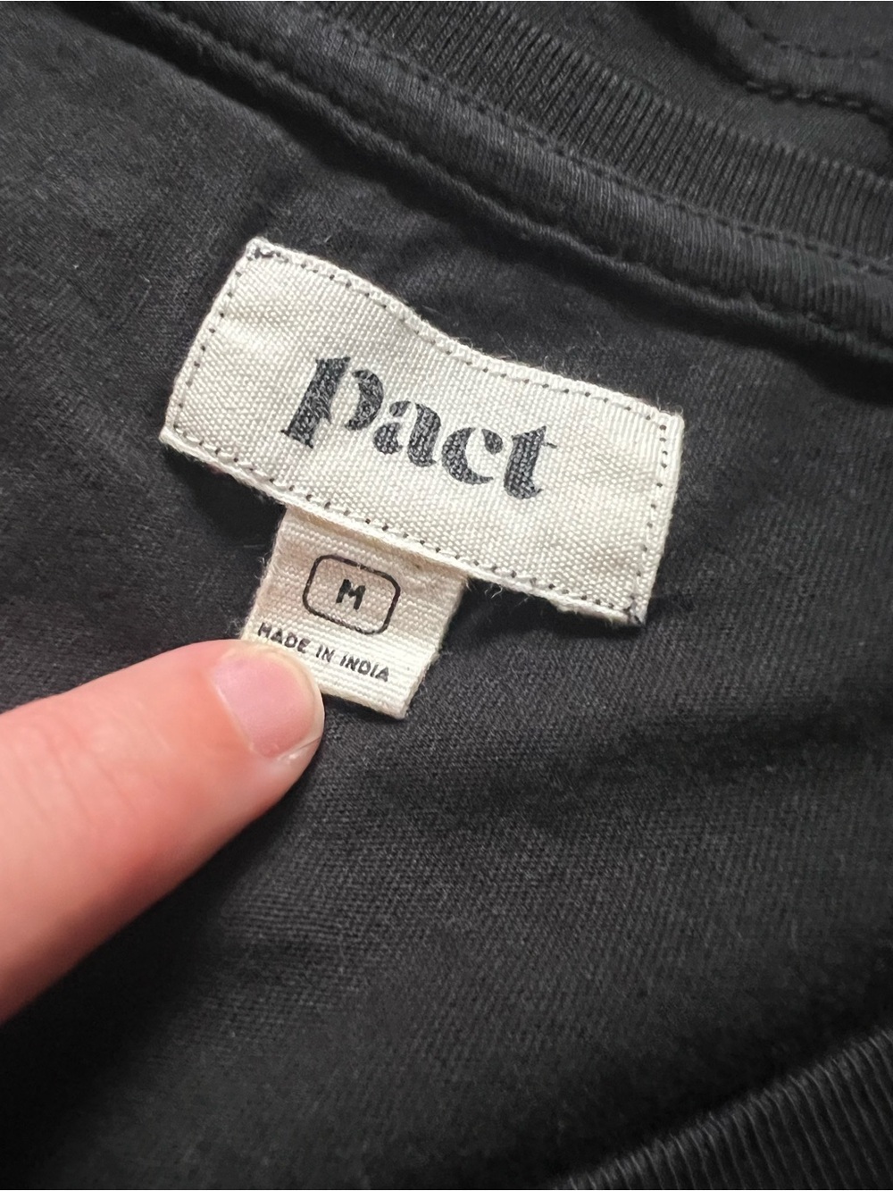 ‼️EUC: Pact Organic Black Short Sleeve V-Neck T-Shirt - M - Picture 5 of 5